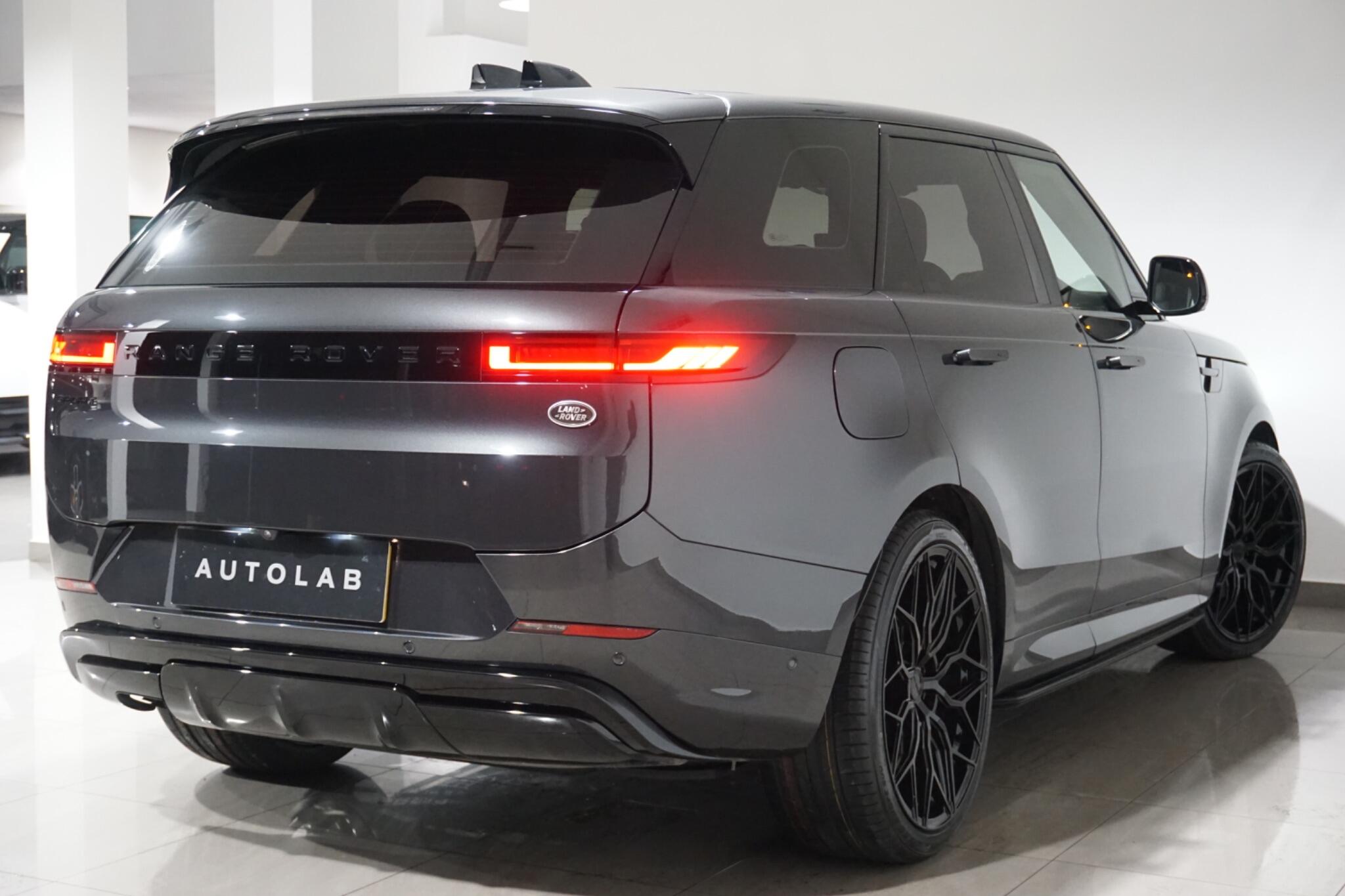 Land Rover Range Rover Sport 3.0 D300 MHEV Dynamic SE SUV 5dr Diesel Auto 4WD Euro 6 (s/s) (300 ps)